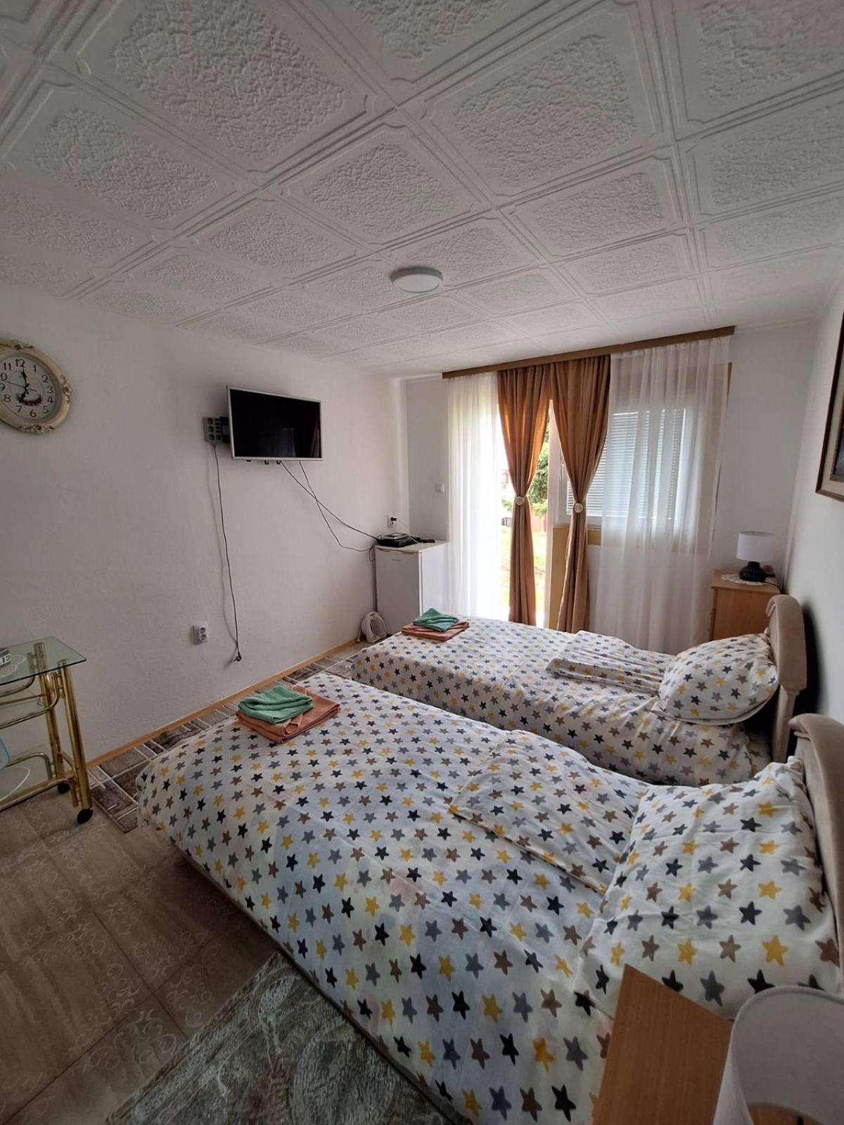 Apartment Buklija Pluzine Exterior photo